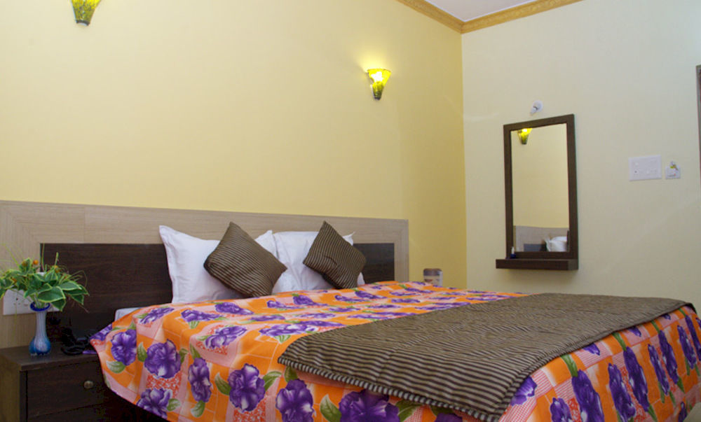 Rbr Suites Calangute Exteriör bild