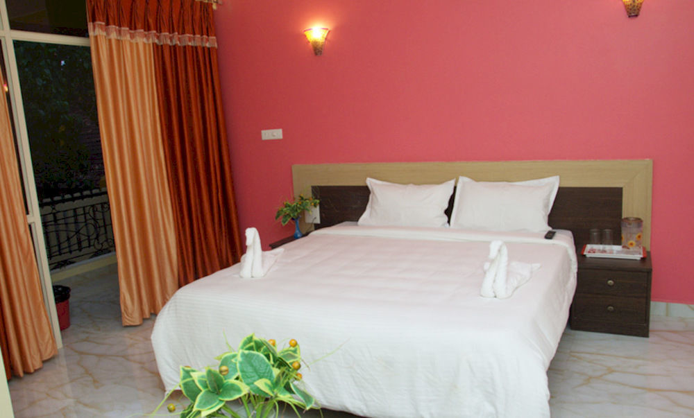 Rbr Suites Calangute Exteriör bild