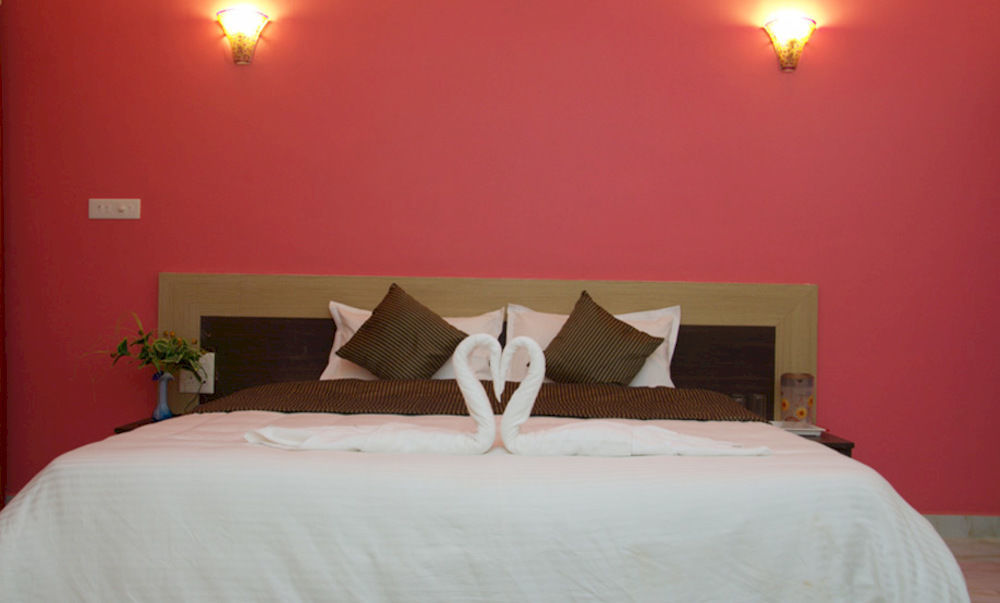 Rbr Suites Calangute Exteriör bild